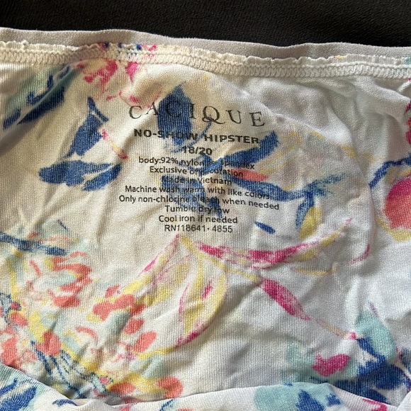 Cacique Intimates & Sleepwear Fun White Floral Bra Panty Set Poshmark